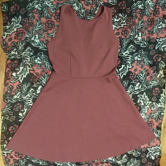 Dress - Picture 2 of 3